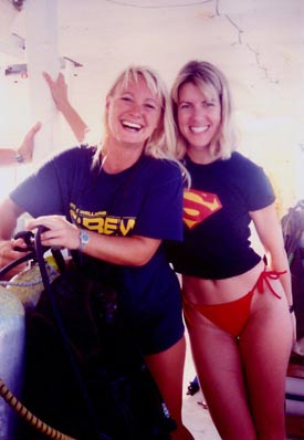 Lady divers in Key Largo, Florida